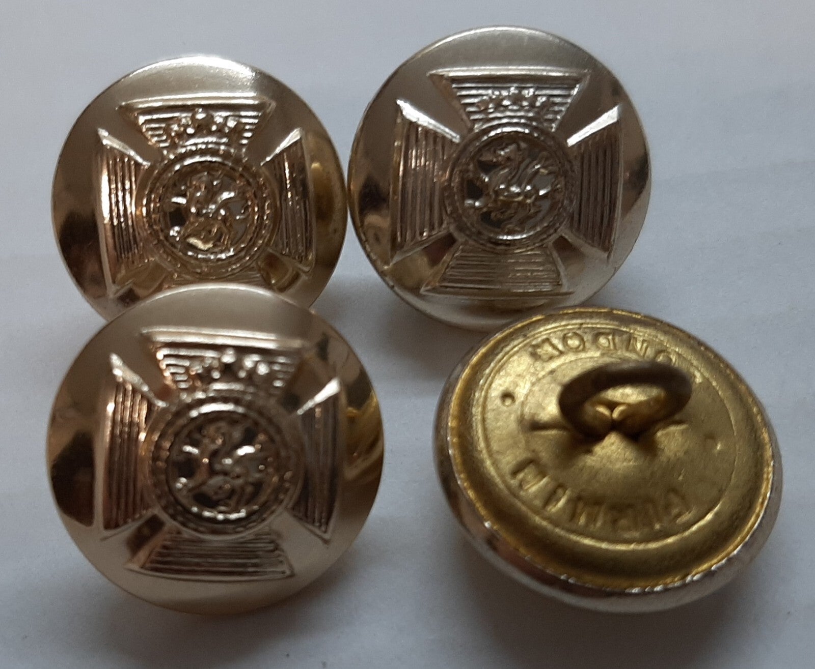 DERR Duke of Edinburgh's Royal Regiment British Army Insignia Buttons 30L X4