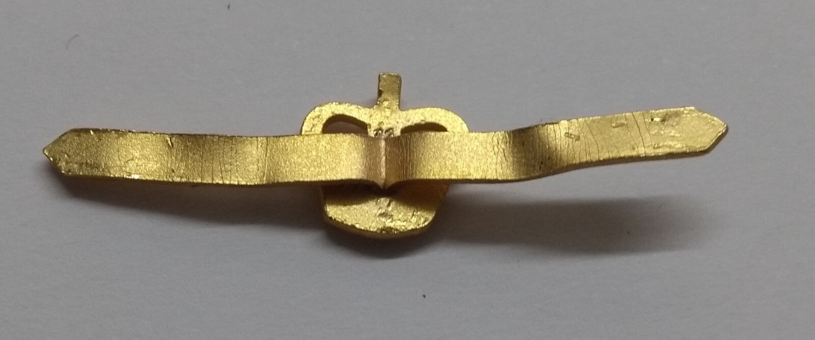 Signals Officer Crown For Hat / Cap Badges Gilt Plated With Double Prong Fixing