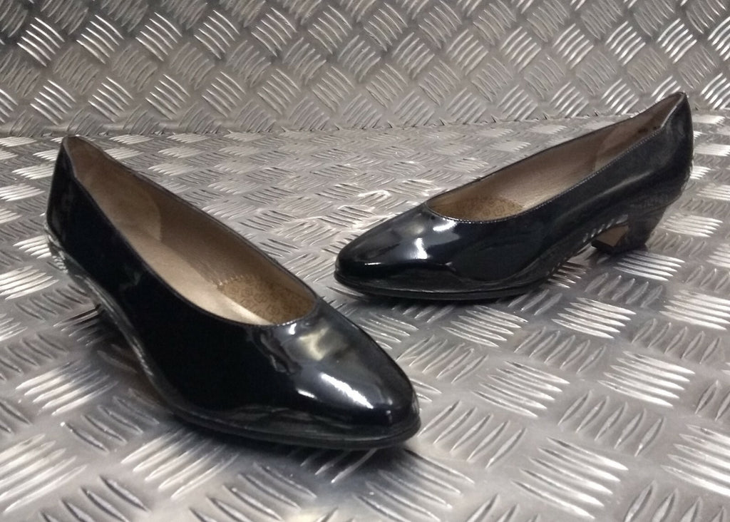 Genuine British WRAF WRNS WRAC Woman's Service Court Patent Leather Shoes