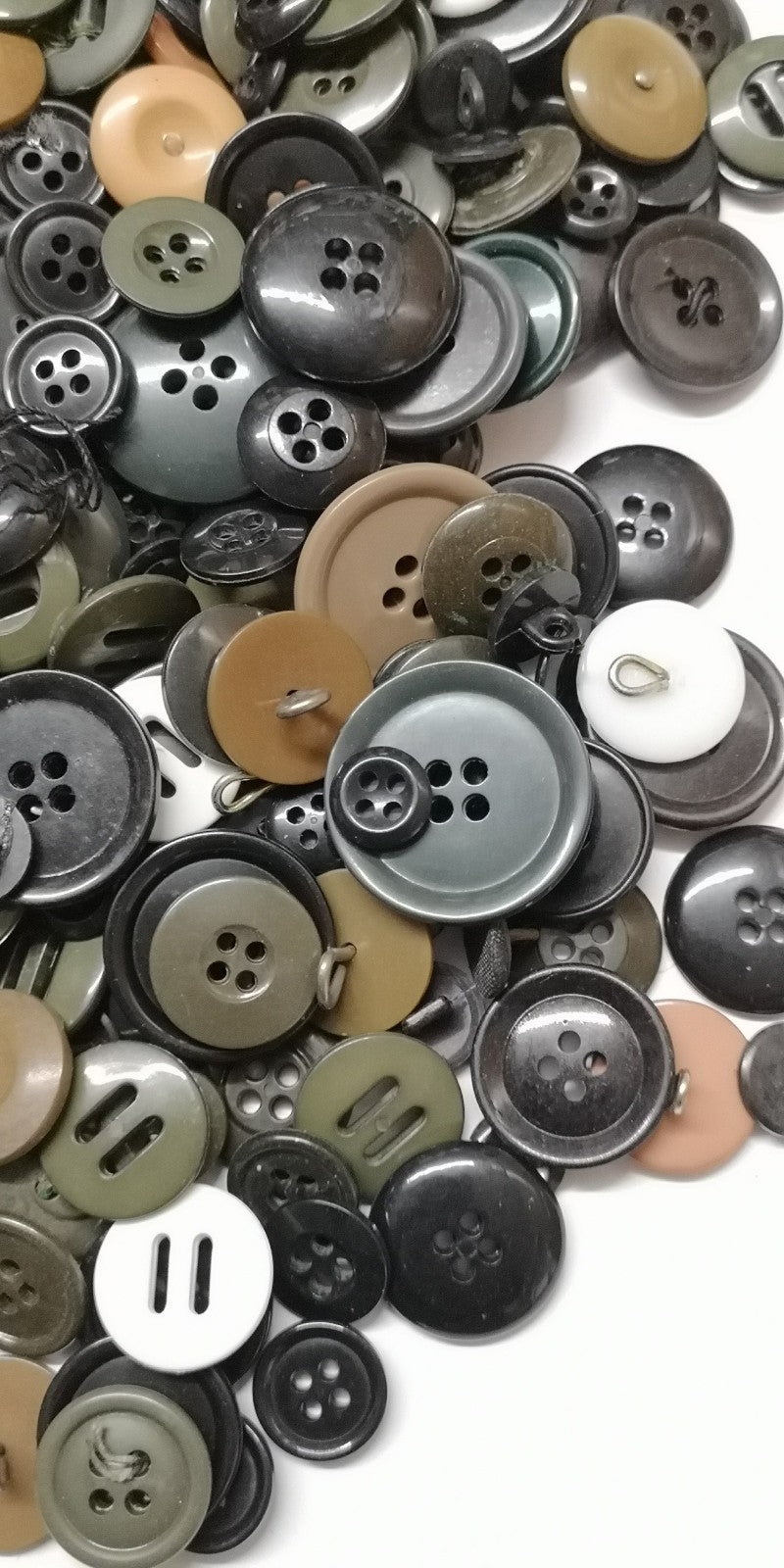 Vintage Style Unsorted Mixed Styles, Sizes & Colours Buttons 500g Lot#30