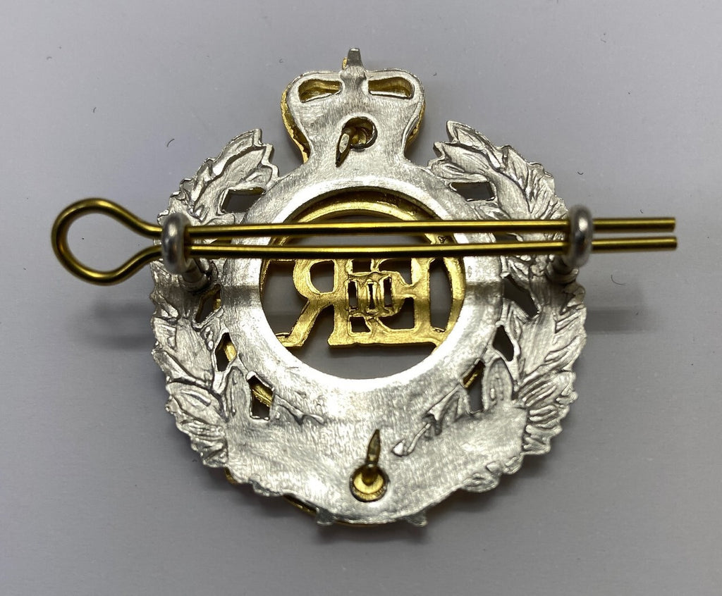Royal Engineers Officers Hat / Cap Badge RE Genuine British Army Issue - NEW