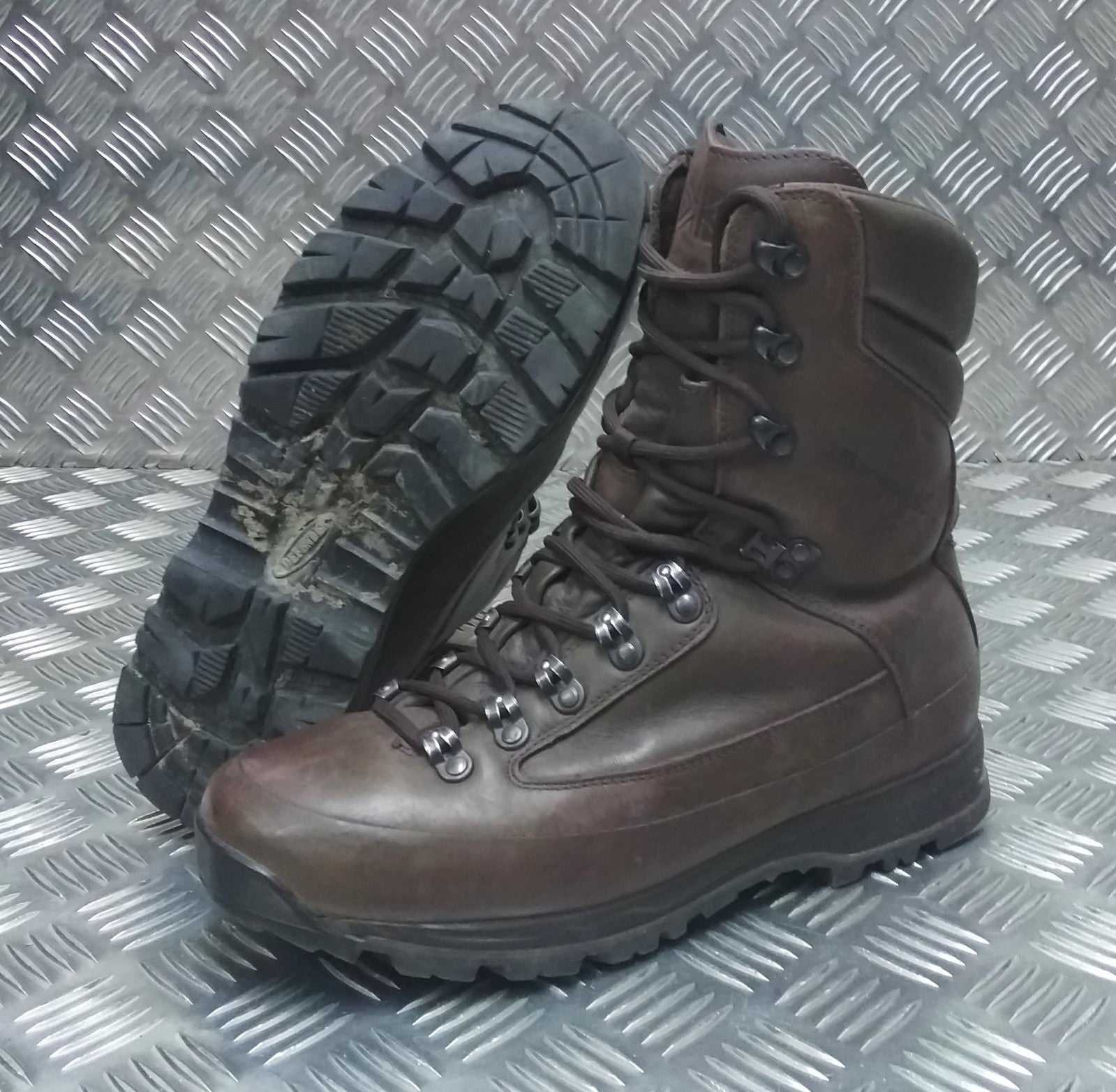 Genuine British Army Karrimor SF Cold / Wet Weather Goretex Brown Combat Boots