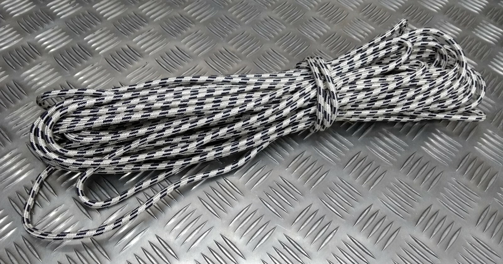 Genuine British Made Ceremonial Parade Silver Black Fleck Cord 1M RC12
