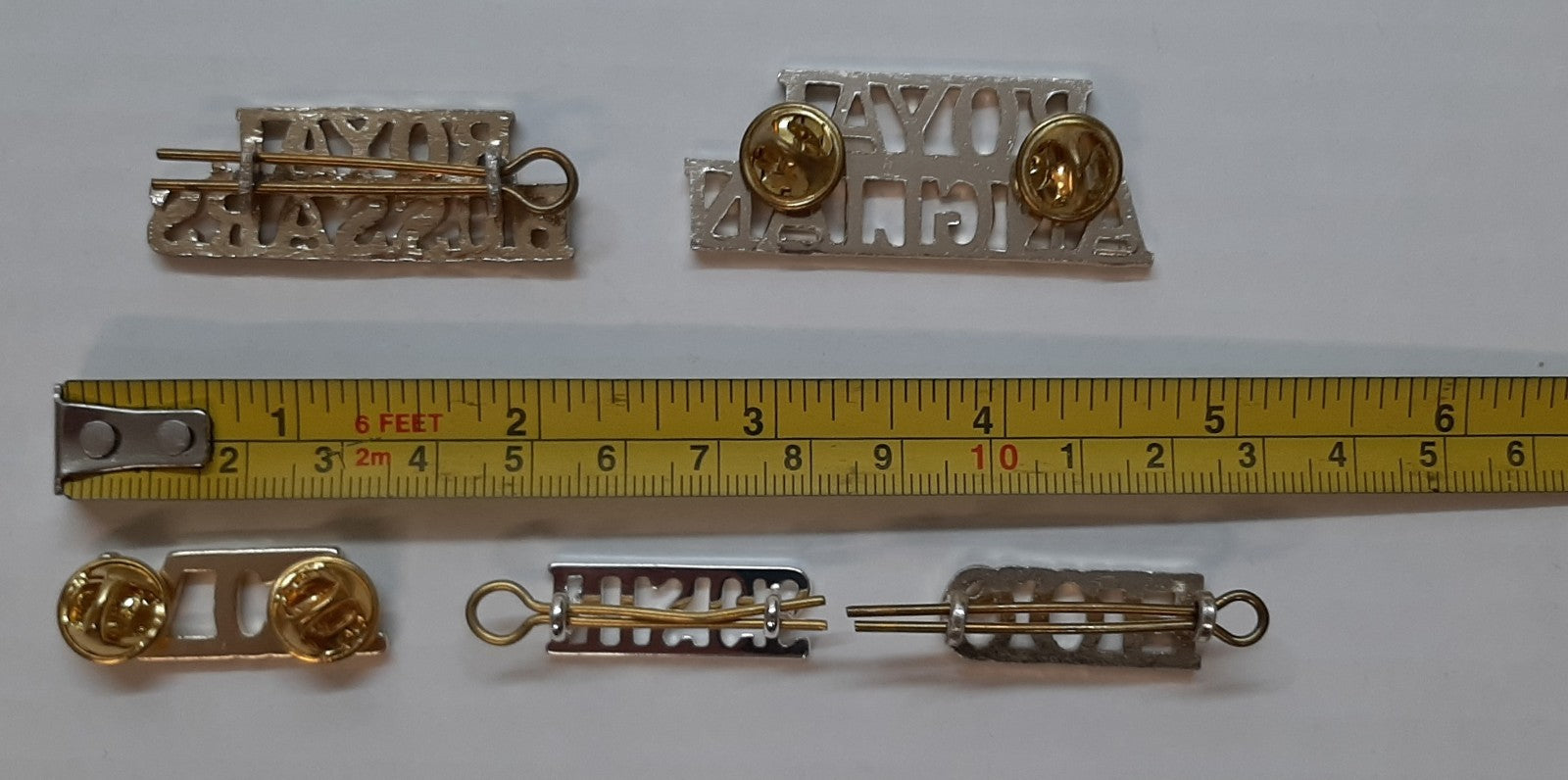 Assorted British Badges Various Regimental Insignia 1 Lot of 5 Badges