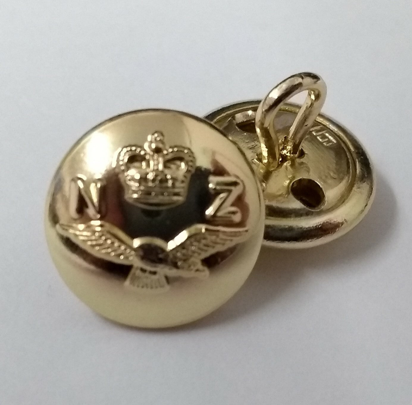 Genuine Issue New Zealand Air Force Insignia N Z Standard Buttons 22L ASBT137