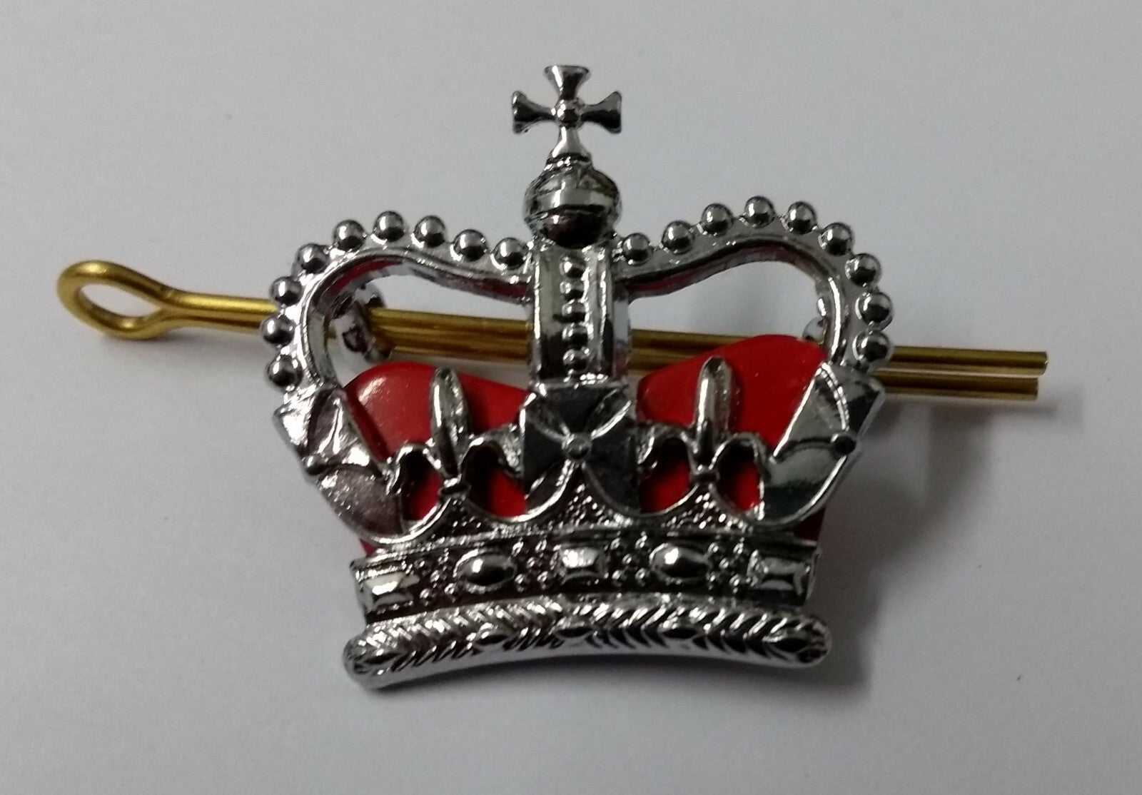 Rank Crown With Red Backing British Issue Made in UK With Fixings - JK03XZ