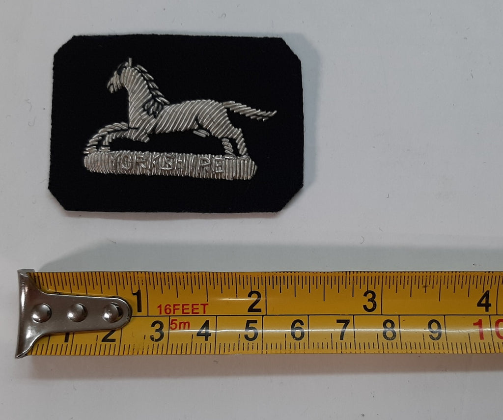 Prince of Wales Own Yorkshire Regiment Beret Badge Silver Wire on Black NOS