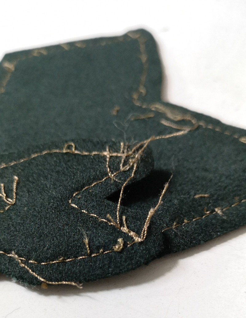 British Army FAD Sergeant Chevrons & Signaller Patch on Dark Green Felt
