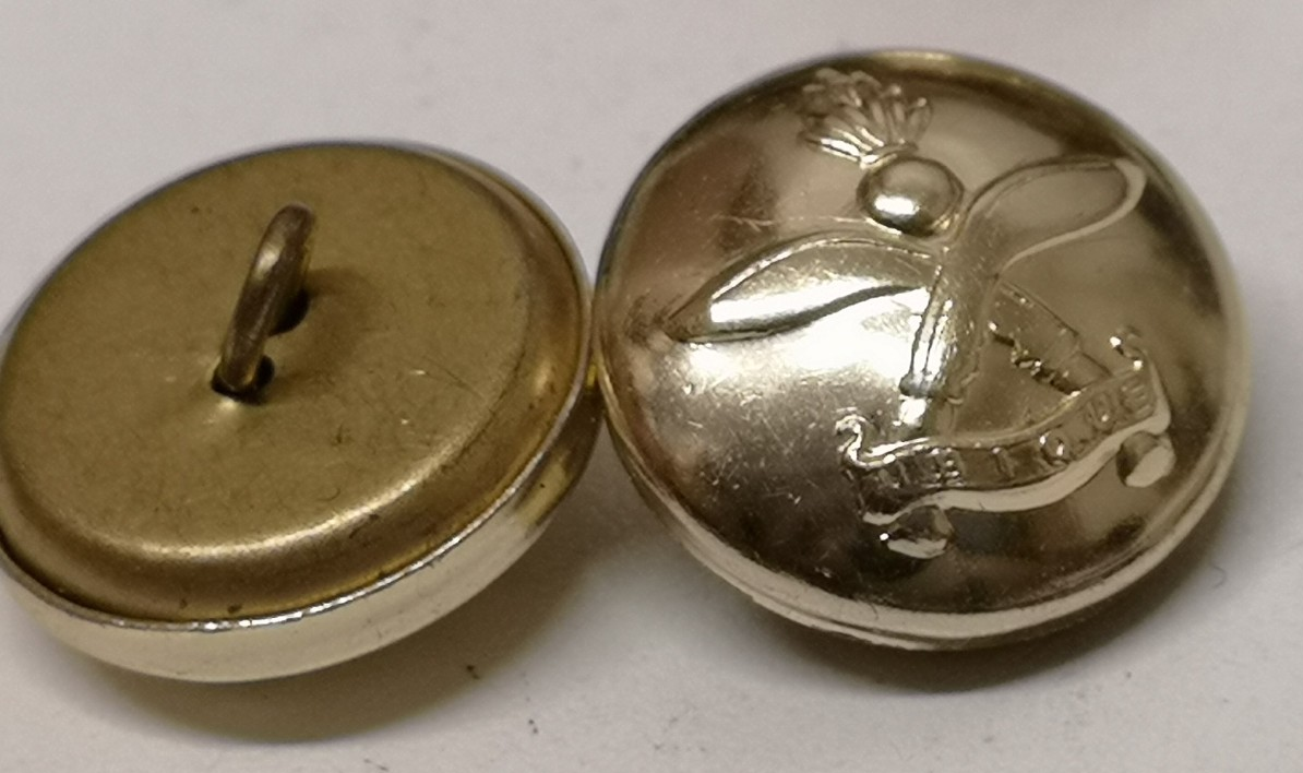 Queen's Gurkha Engineers Buttons 32L set of 4