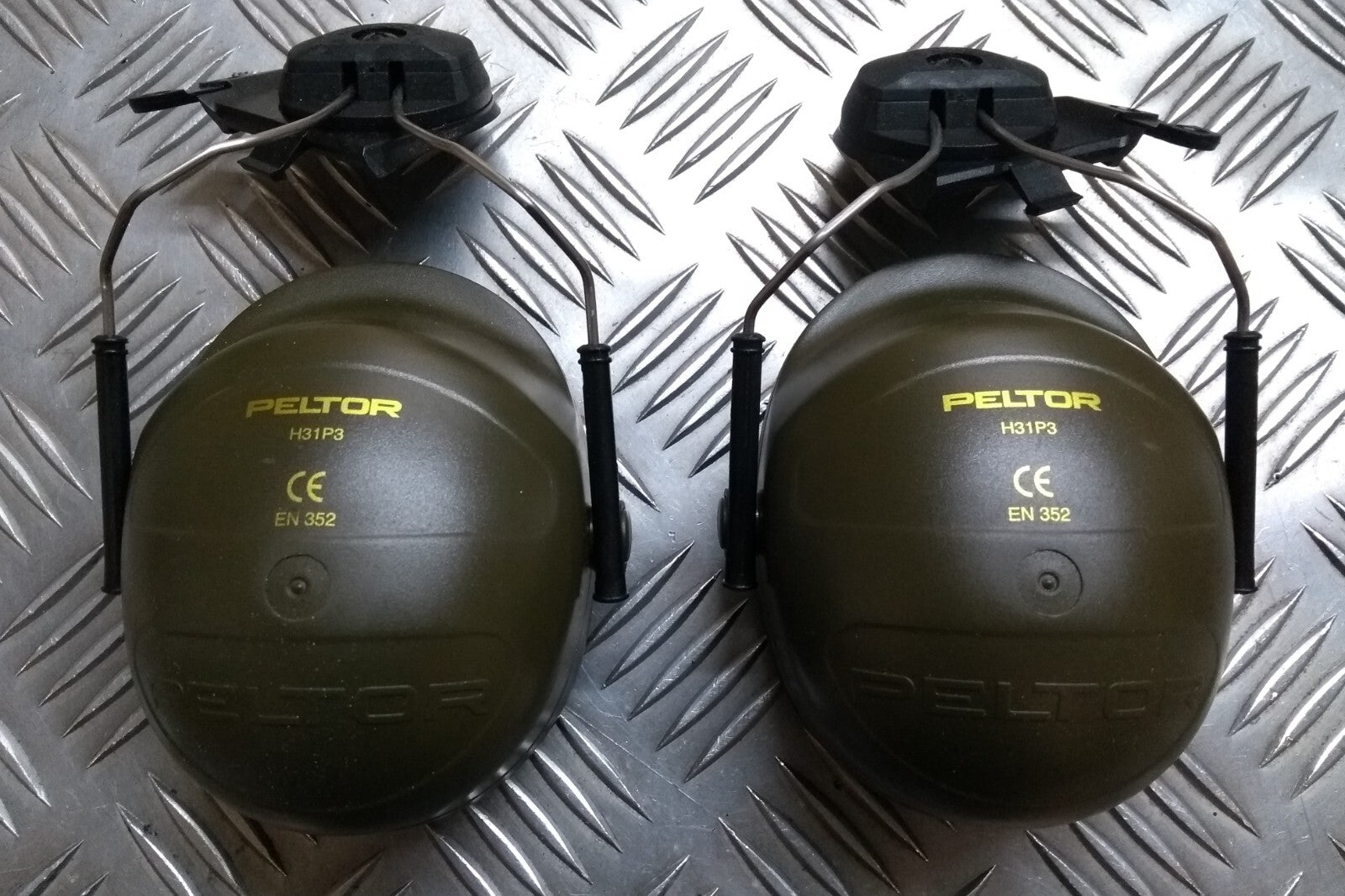 Peltor Army Protectors Green H31P3 Ear Defenders For Helmet Attachment SNR 28 dB
