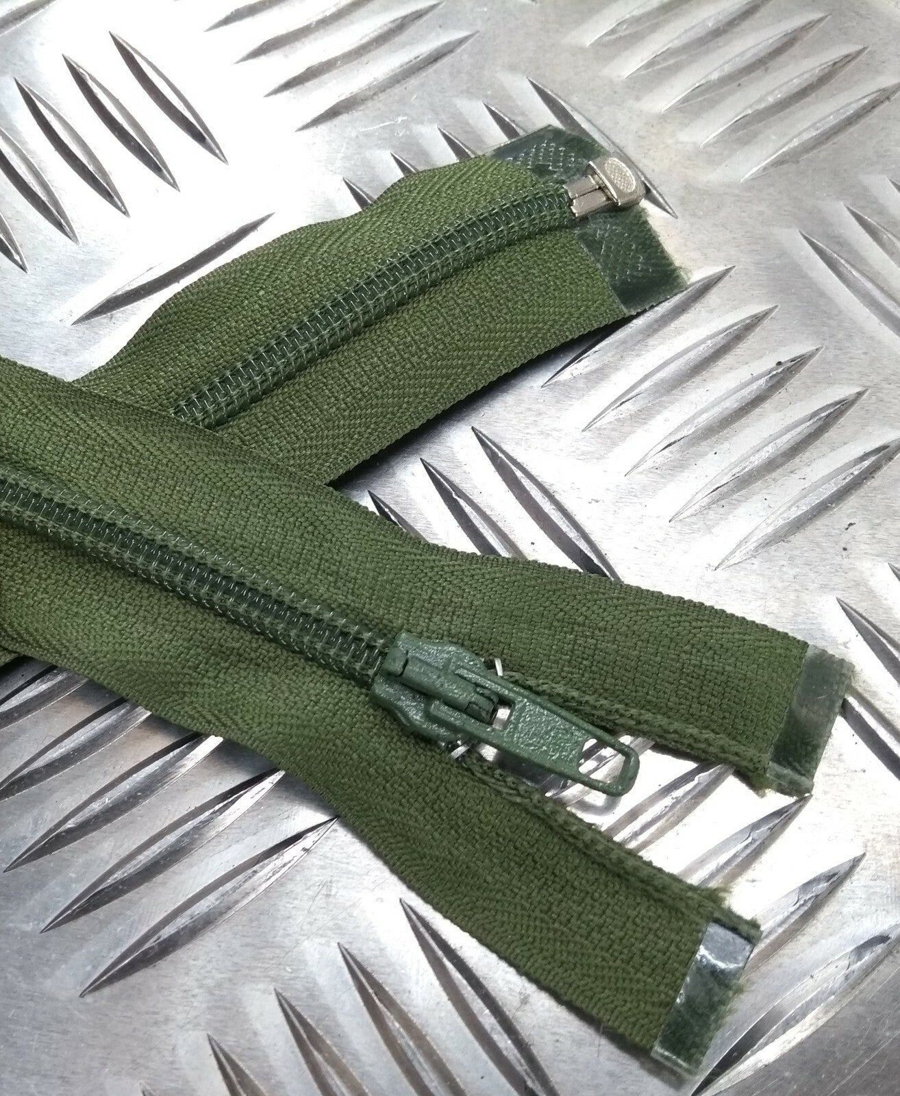 Genuine British Issue 40cm Open End Zip Zipper Army Green