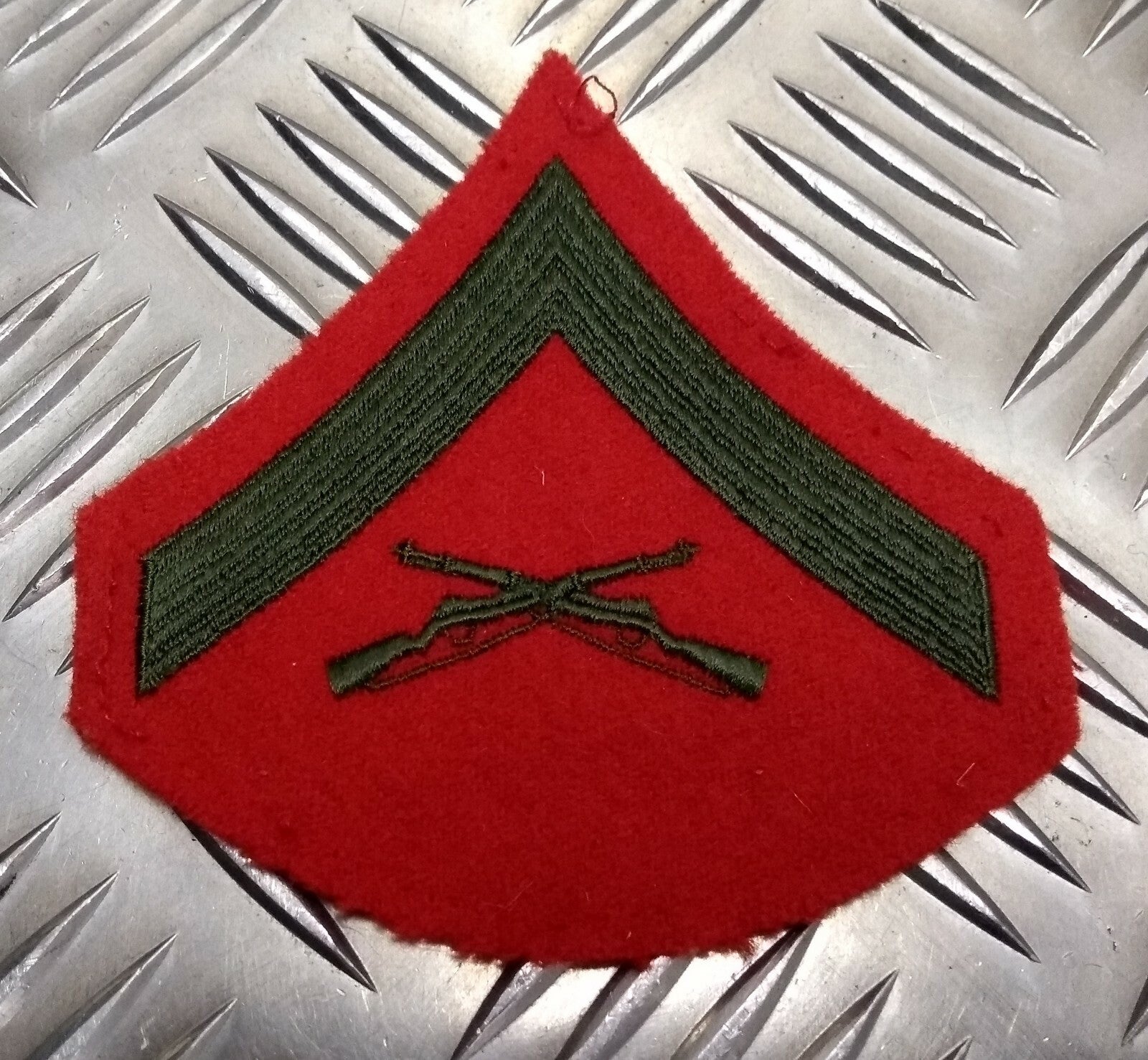 Genuine U.S.M.C Marine Corps Lance Corporal Shoulder Chevron Patch (E-3)