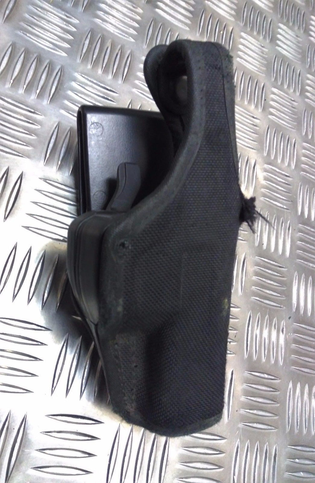 Bianchi Issue Black Accumold Thumbsnap Holster Faulty