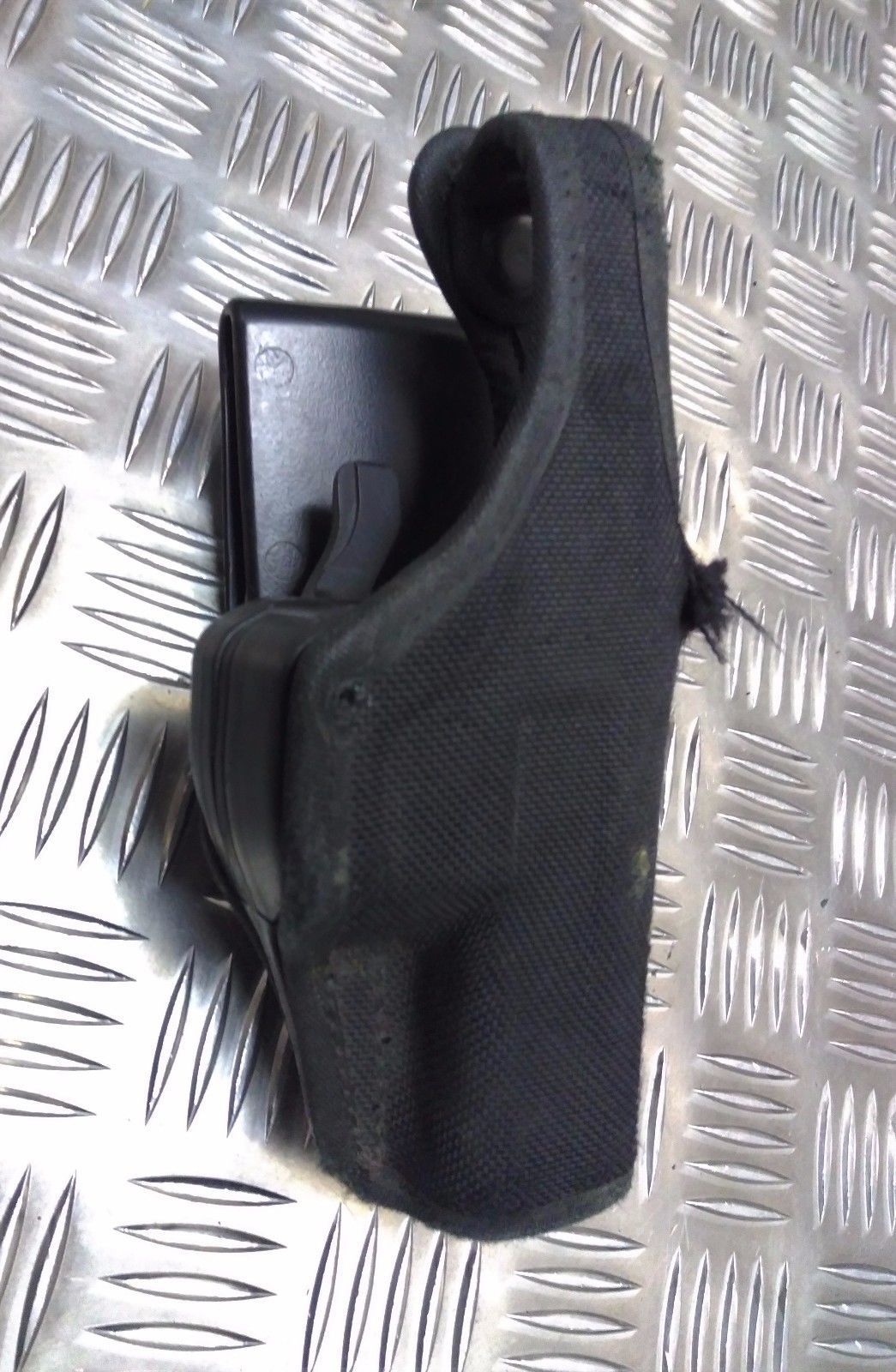 Bianchi Issue Black Accumold Thumbsnap Holster Faulty