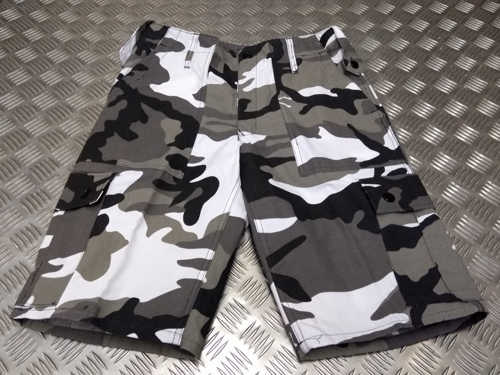 Military Style Combat Cargo / Utility / Camo / Multicam Shorts - All Sizes - NEW