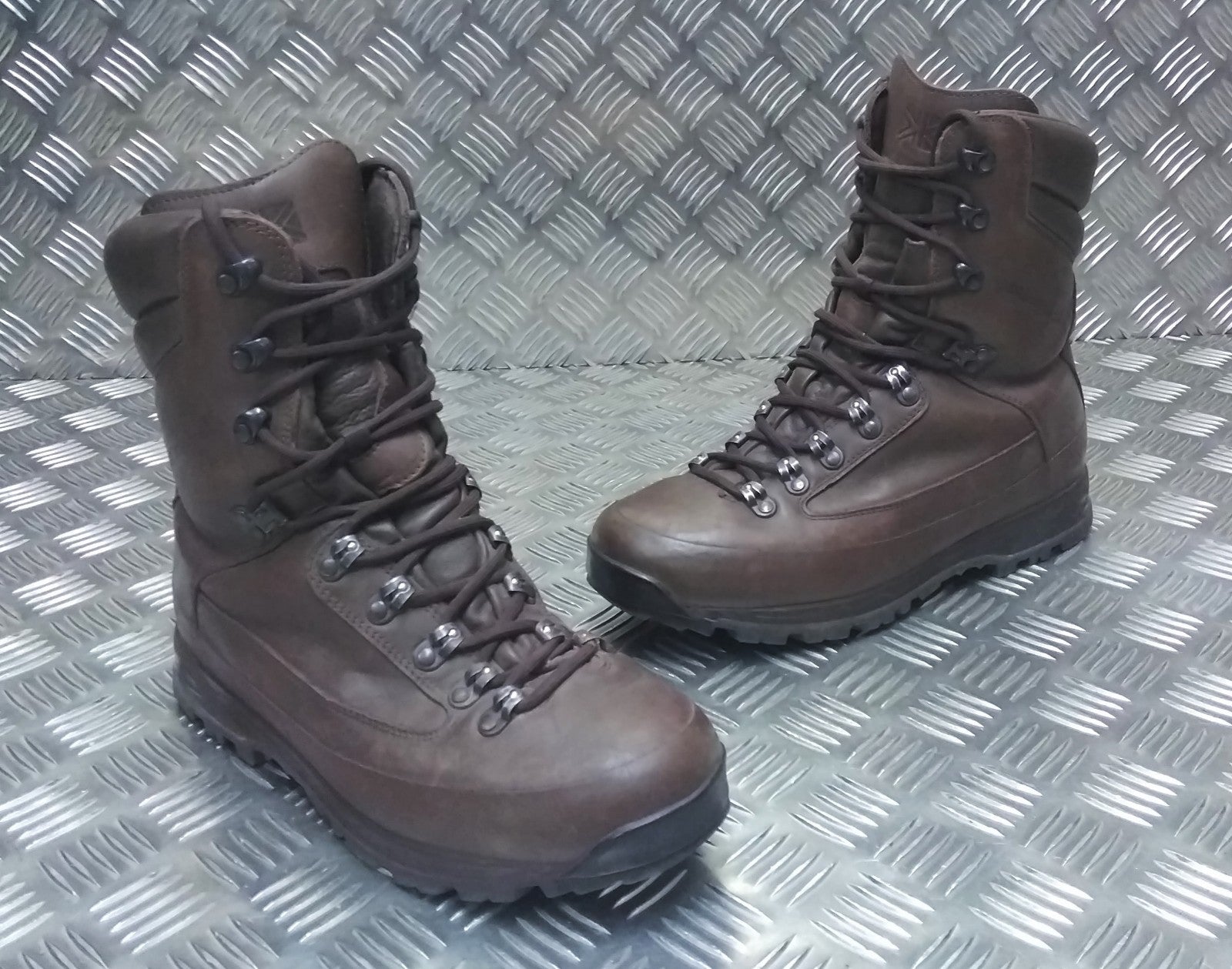 Genuine British Army Karrimor SF Cold / Wet Weather Goretex Brown Combat Boots