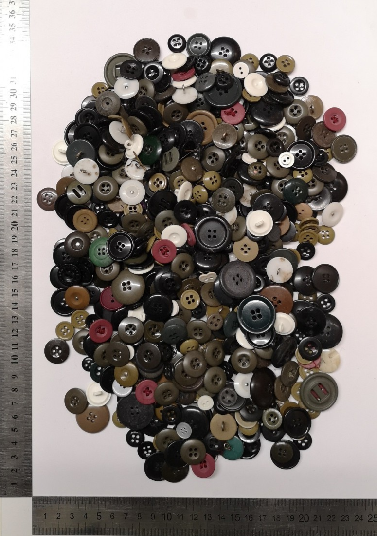 Vintage Style Unsorted Mixed Styles, Sizes & Colours Buttons 500g Lot#28