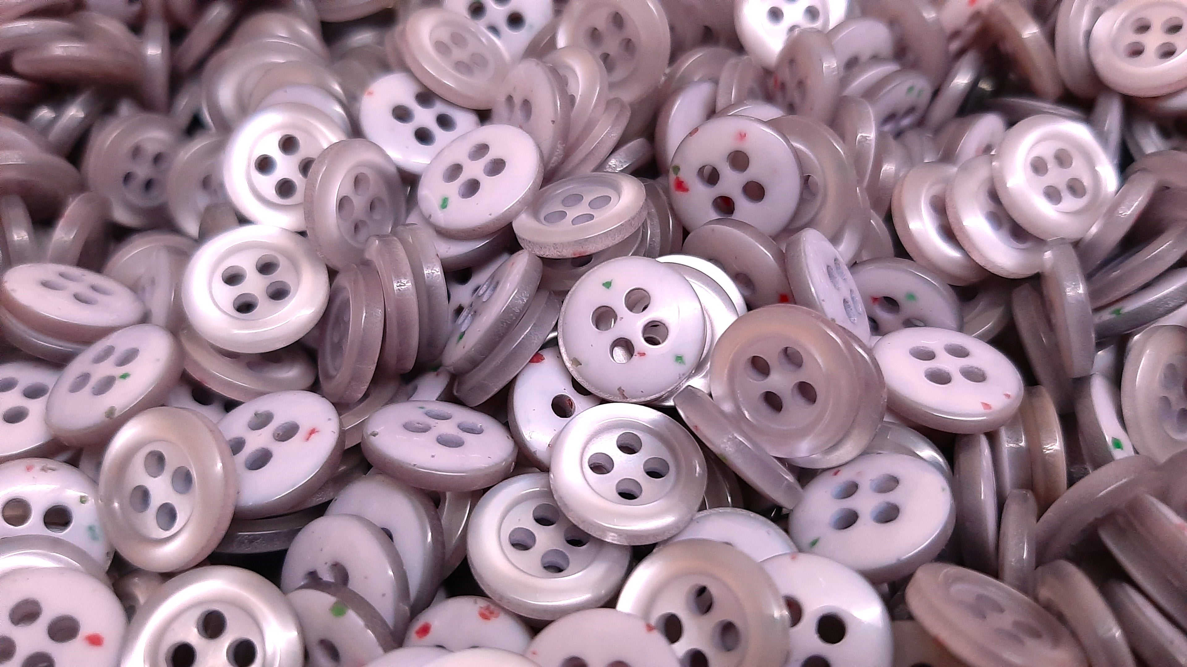 Buttons Vintage 4 Hole for Dress Shirts Pearlesque Light Lilac 10.7mm New Old Stock