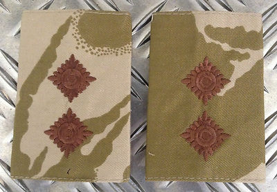 Genuine British Army Desert Camouflage LIEUTENANT Rank Slides / Epaulettes - NEW
