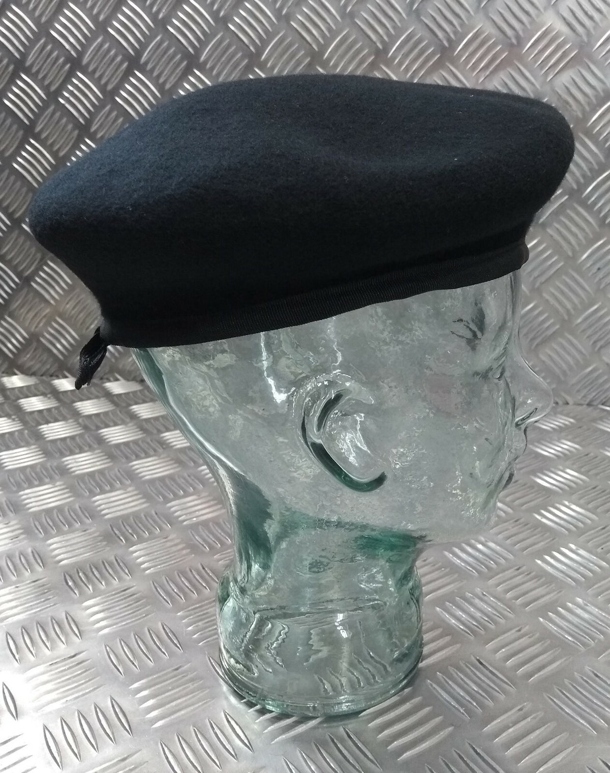 Black Wool Beret H&S with Red Badge Tab and Bahrain Badge Military Issue Size 60cm