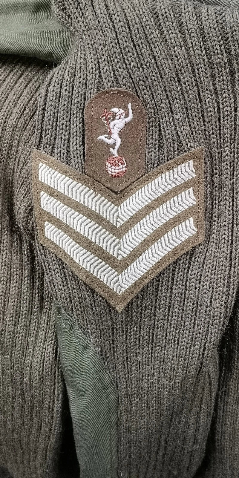 Green Crew Neck Pullover Commando Jumper with Sewn Badges British Army Issued
