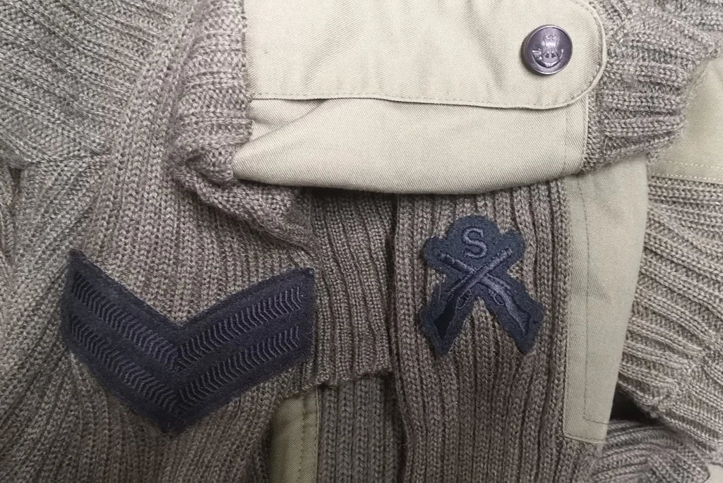 Green Crew Neck Pullover Commando Jumper with Sewn Badges British Army Issued