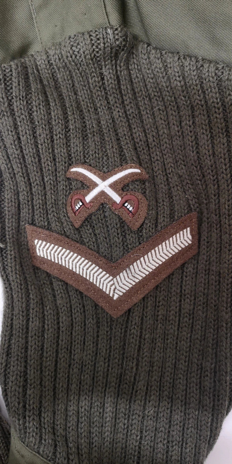 Green Crew Neck Pullover Commando Jumper with Sewn Badges British Army Issued